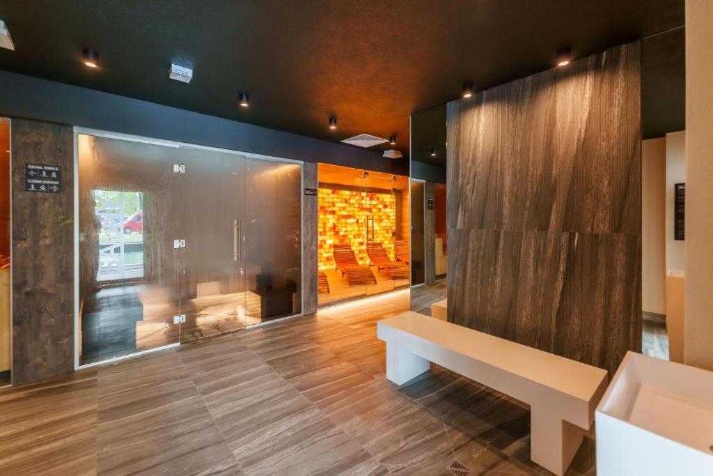 Akces Apartamenty Kasprowicza 20C- Basen, Sauny, Jacuzzi, Silownia W Cenie - Schwimmbad, Saunen, Jacuzzi, Fitnessstudio Im Preis 코워브제크 외부 사진