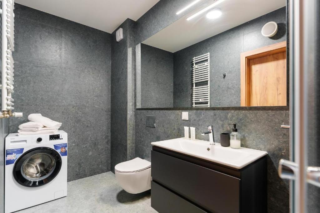 Akces Apartamenty Kasprowicza 20C- Basen, Sauny, Jacuzzi, Silownia W Cenie - Schwimmbad, Saunen, Jacuzzi, Fitnessstudio Im Preis 코워브제크 외부 사진