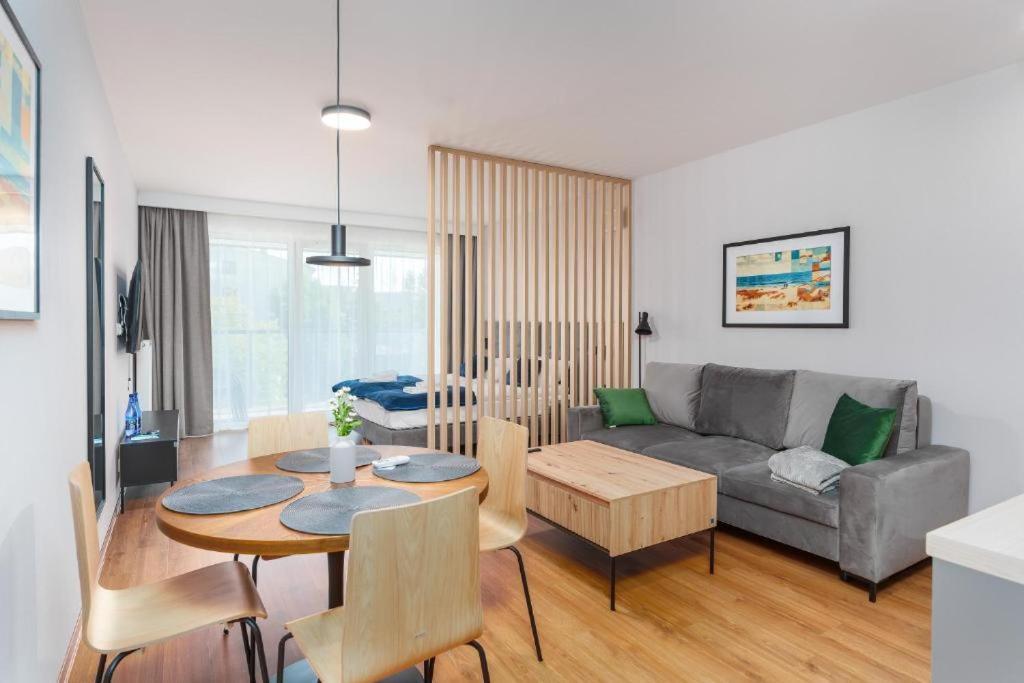 Akces Apartamenty Kasprowicza 20C- Basen, Sauny, Jacuzzi, Silownia W Cenie - Schwimmbad, Saunen, Jacuzzi, Fitnessstudio Im Preis 코워브제크 외부 사진